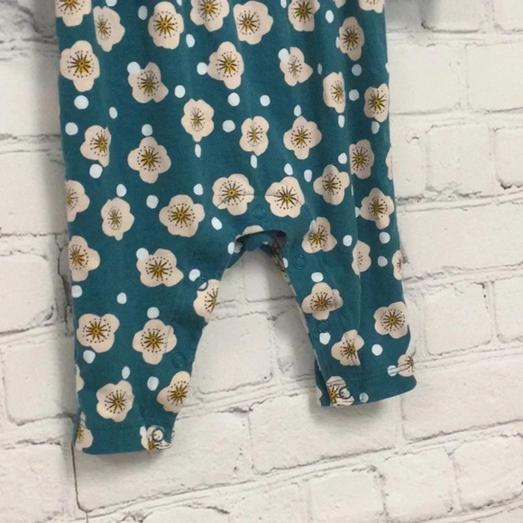 Like New Tea Collection Green Floral Romper size 0-3M - Picture 3 of 6